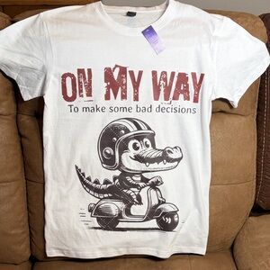 🌹5 for $25🌹Comfort Styles White Graphic T-Shirt with Crocodile Print